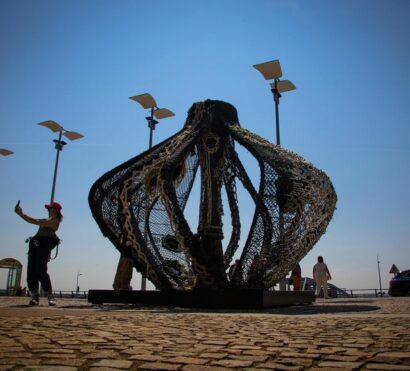 Taiwanese sculpture at Princes Dock