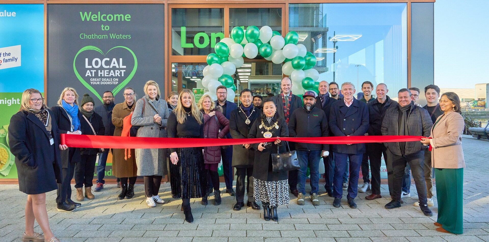 Londis opening ceremony - cutting the ribbon
